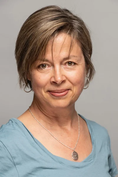 CarolineAuthor photo JW-TBC 17_ copy